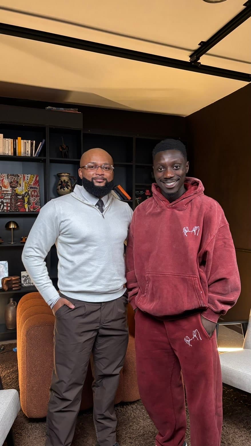 Antony Maole Luanyi et le footballeur Desmond Acqua sur le plateau du podcast Ascendium